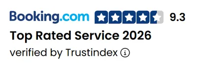 Badge composite certifié par Trustindex affichant le logo Booking.com en couleur, cinq étoiles bleues, une note de 9.3 sur 10, et le texte 'Top Rated Service 2026', certifiant l'excellente satisfaction client de l'Hôtel La Rencluse.